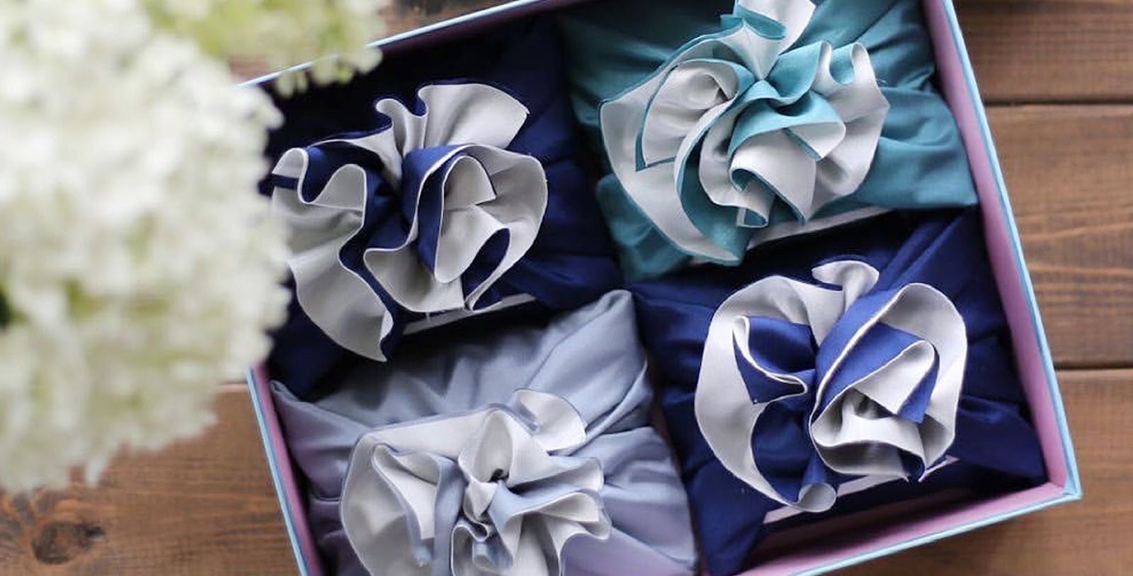 サムシングブルーの意味・由来とは？結婚祝いに幸せの青いプレゼントを贈ろう