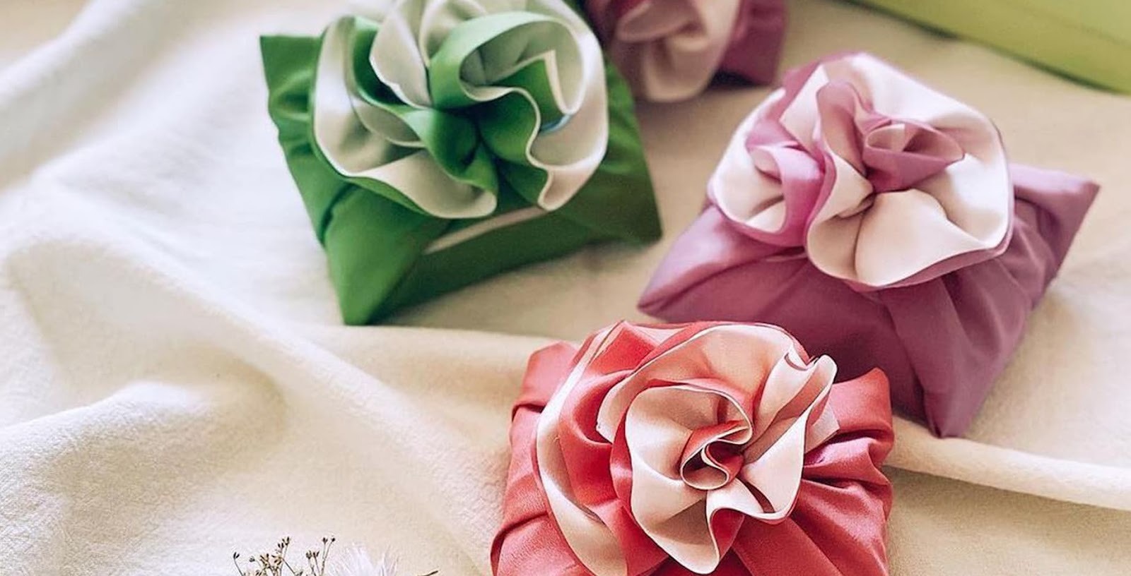 受賞祝いのプレゼント・記念品は何がいい？相場・熨斗紙の書き方も紹介