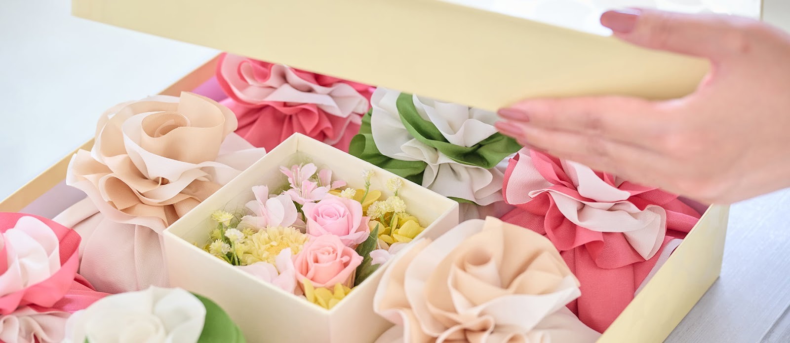 結婚・出産内祝いはどこで買う？百貨店などの実店舗と通販の違いも比較！