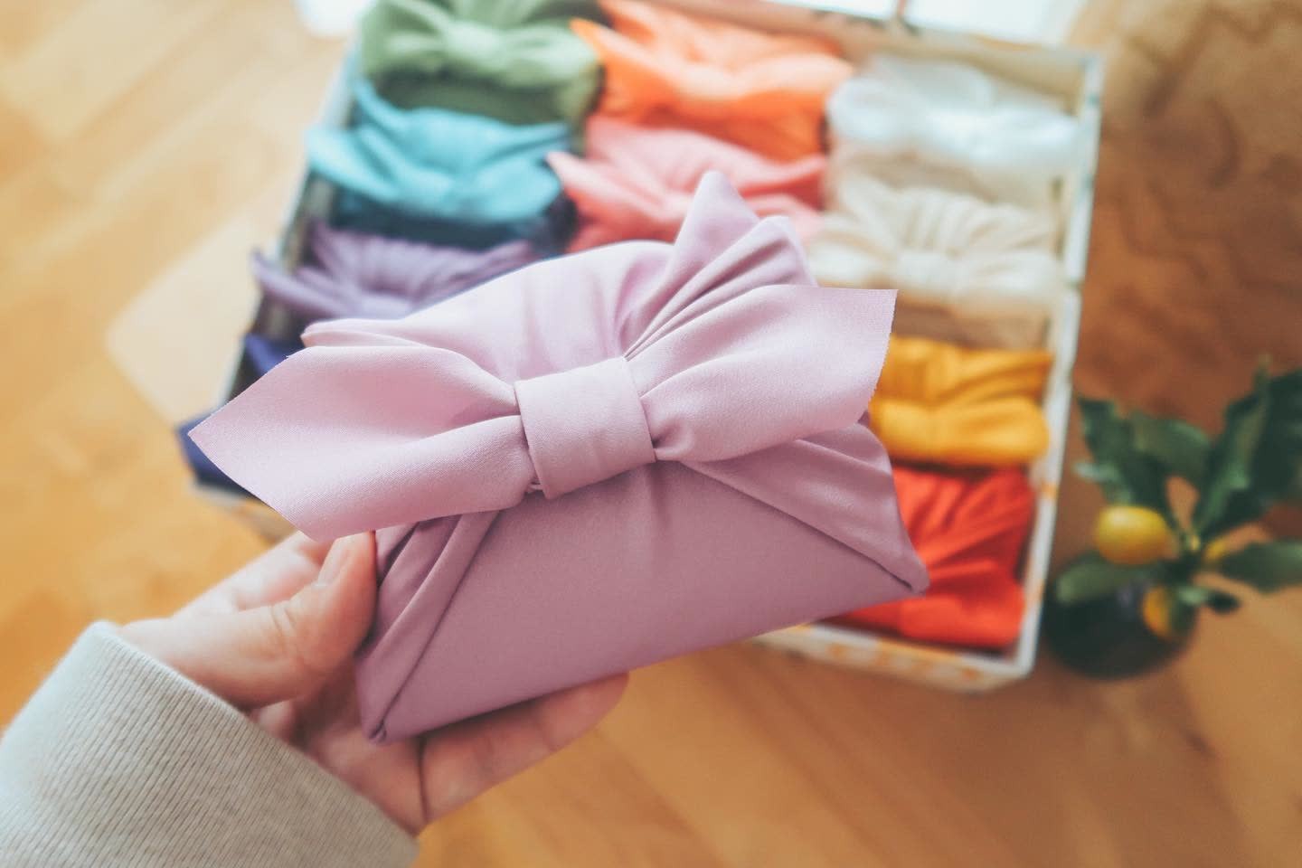 里帰り出産のお礼は夫の実家からも必要？相場・品物のマナー・文例を解説